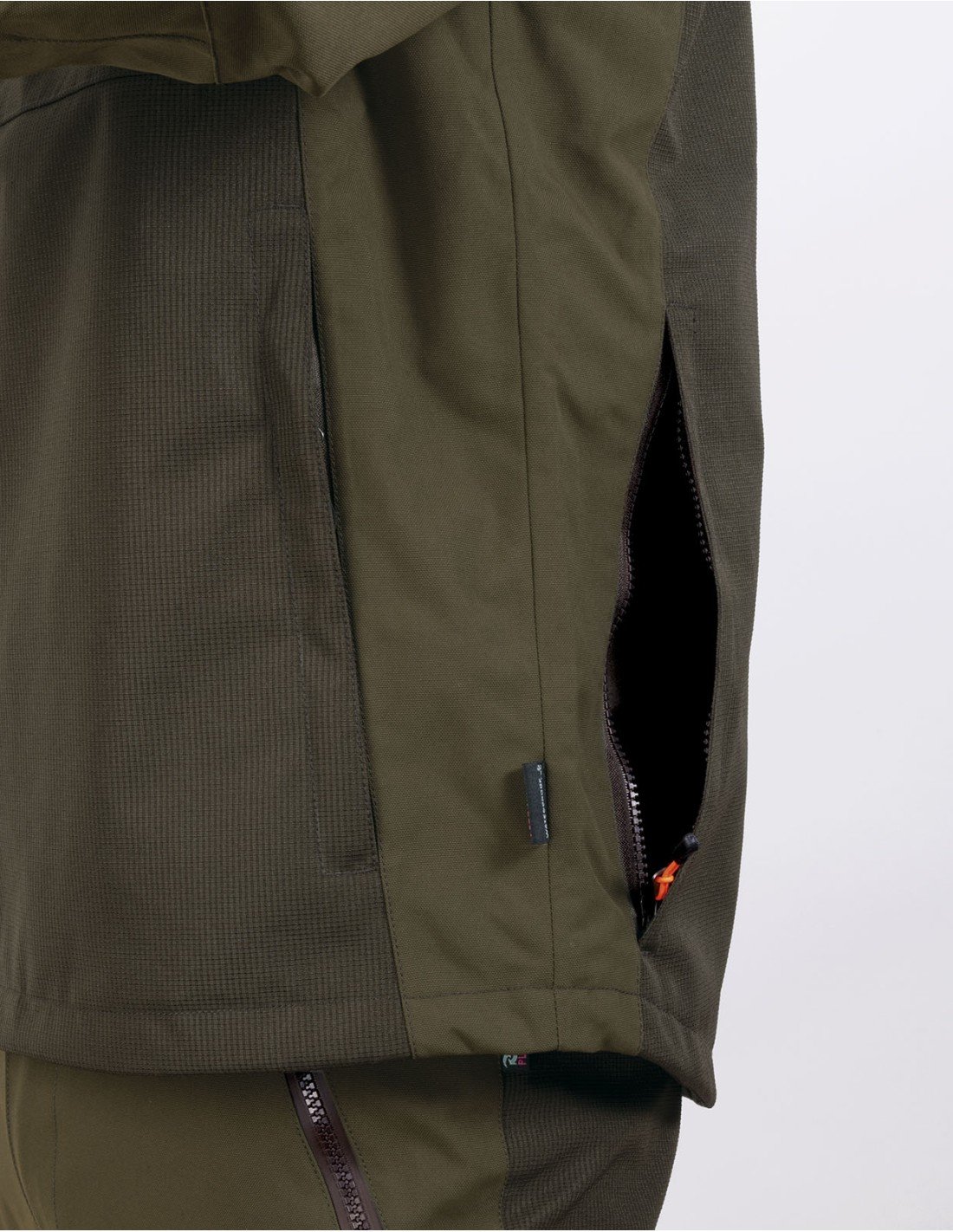 HART ARMOTION CLASS-J Jacket – Durable, ergonomic, and waterproof hunting jacket - Image 4